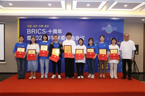 1.webp.jpg 1.webp.jpg